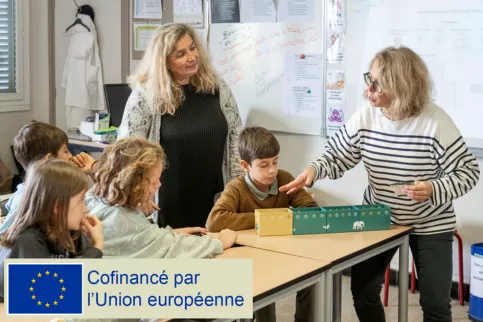 Enseignantes de classe primaire de l'école Notre-Dame de Lourdes (Civrieux d'Azergues)
