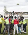 Rugby dans les établissements Jean-Marie Vianney, avec des MNA