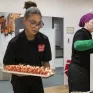 Soirée de la réussite au Pôle Avenir Emploi (PAE) - installation du buffet préparé par les jeunes