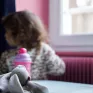 Ecole Joie de vivre - classe de maternelle petits-moyens - un doudou sur la table